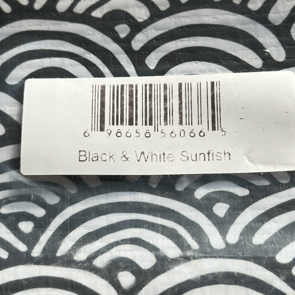 SCOUT Black and White Gift Bag NWT - Picture 6 of 6